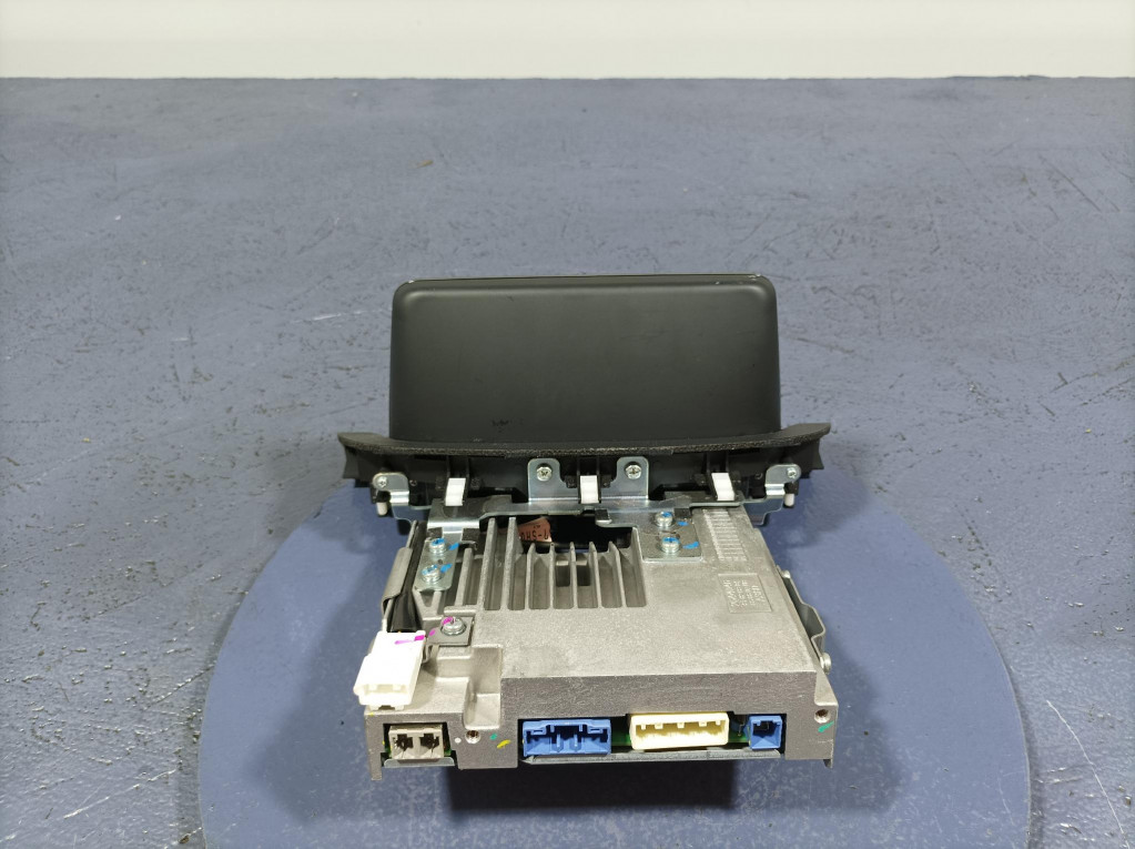 Mazda 3 iii bm рестайлінг  дисплей радіо навігації b61a611j0 Оригінал