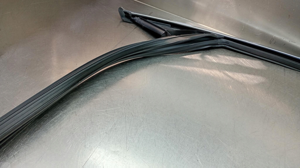 фото №7, Молдинг дверь перед левая оригинальный номер 31108872 volvo v60 ii s60 iii 18-25r nowa