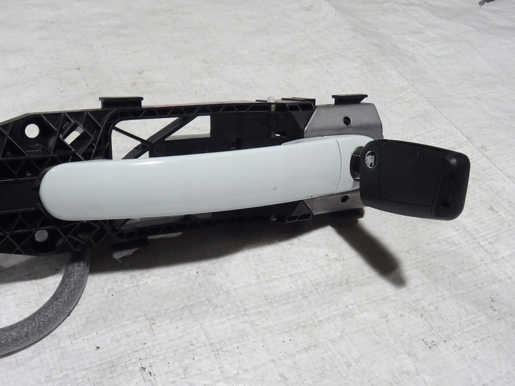 фото №2, Ручка наружная дверь перед левая с ключ skoda rapid 5ja 12-19 lf9f