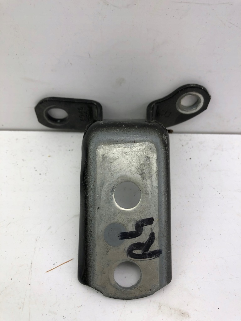 фото №2, Toyota rav4 петля двері правий