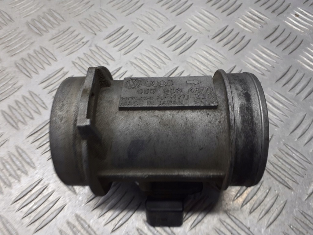 фото №1, Расходомер audi a4 b6 2.5 tdi 059906461d