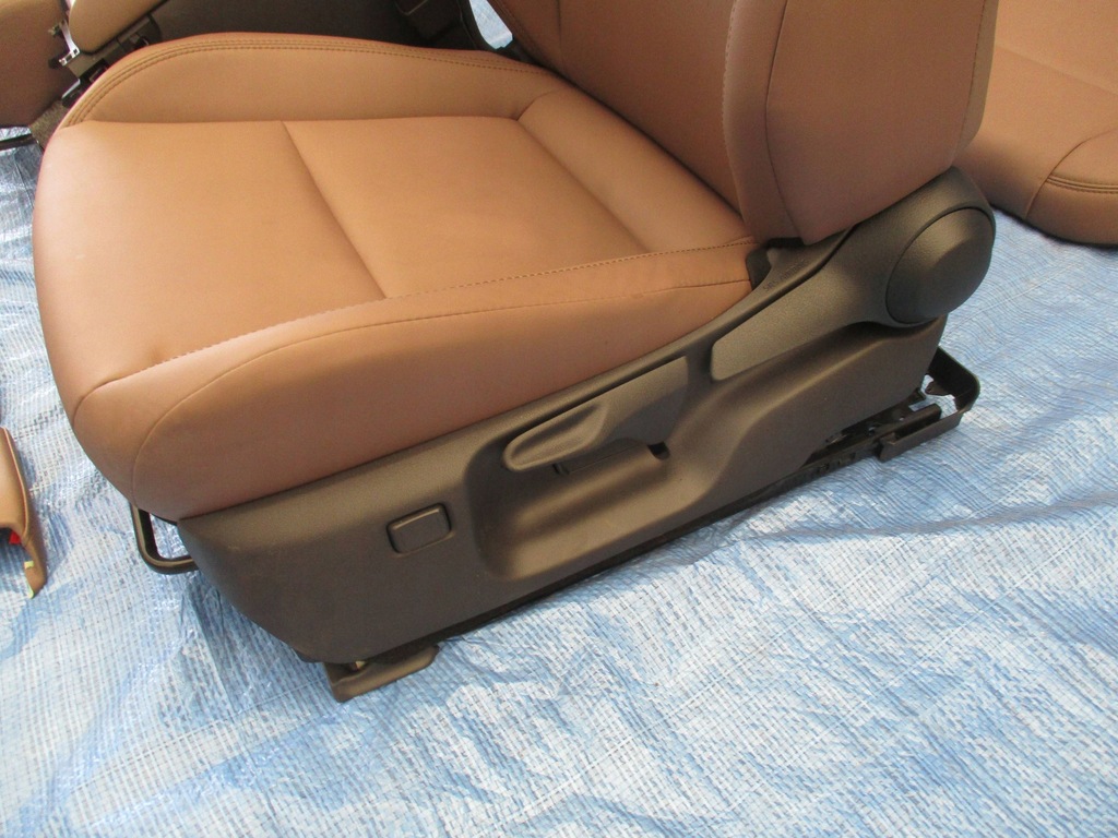 фото №6, Сиденья комплект сидений обшивки заднее сиденье lexus lbx 24- europa nowe km