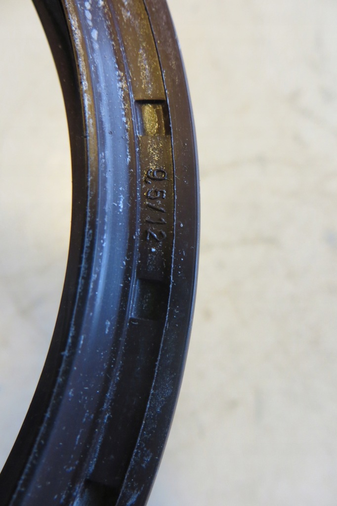 Ущільнювач mercedes a0169977547 140x165x9,5 оригінальний номер Недорого