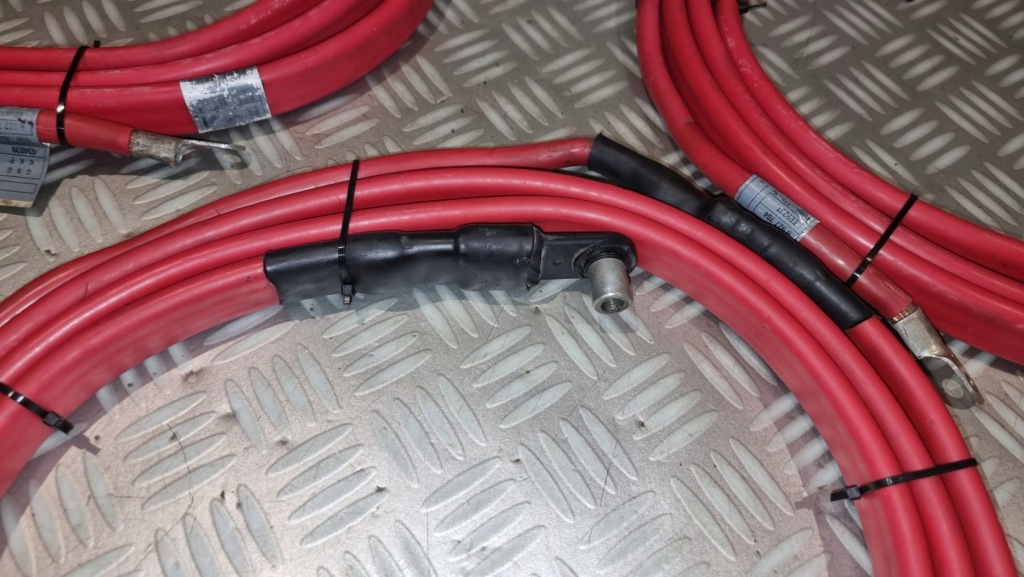 Bmw 5 e60 e61 шланг плюсовий plus акумулятор довгий кузов 6927704 Доставка