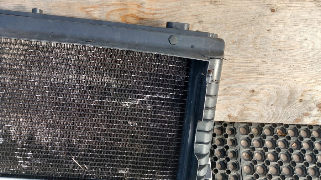 фото №8, Bmw e60 e61 2.0d радіатор вентилятор комплект