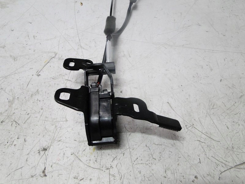 фото №4, Замок двері задня mazda mx-30 2021 r e-skayactive