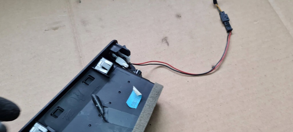 Maserati quattroporte vi решітка обдув стійка лівий перед 670011275 Ціна