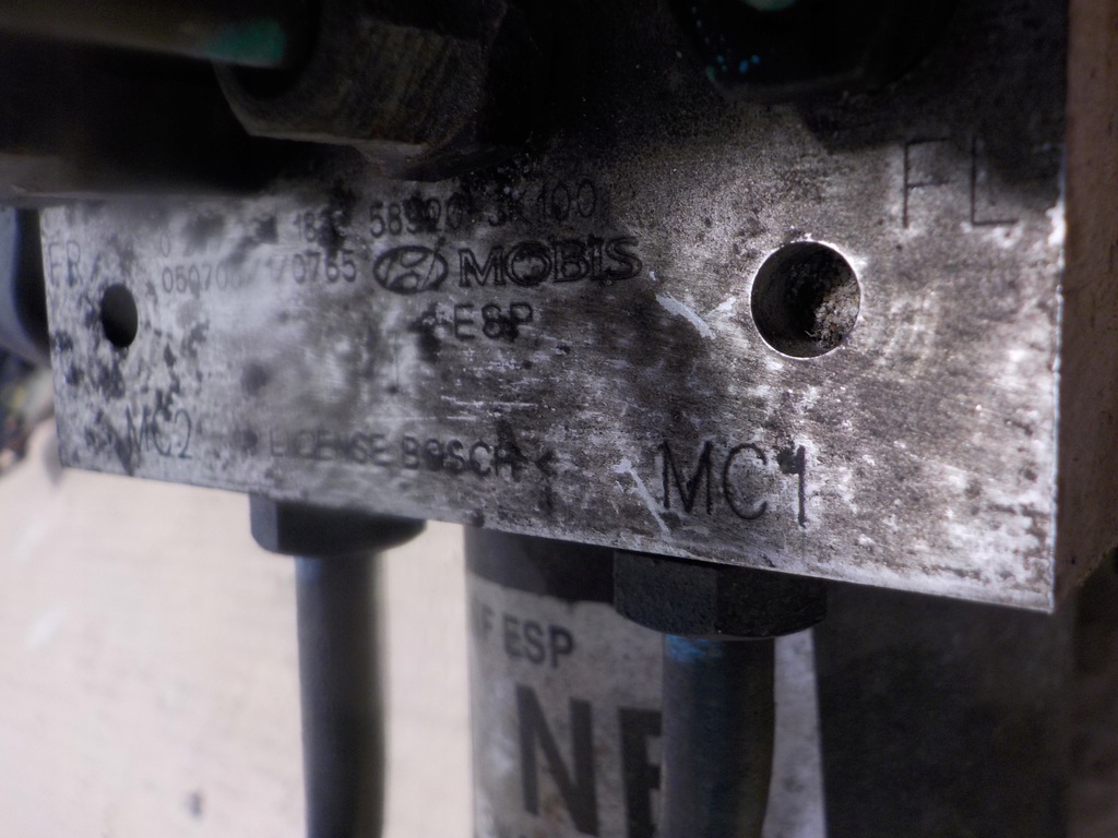 фото №9, Hyundai sonata v 2.4b 2007r насос / блок керування abs