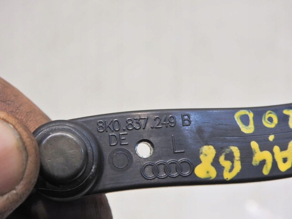 фото №7, Ограничитель дверь audi a4 b8