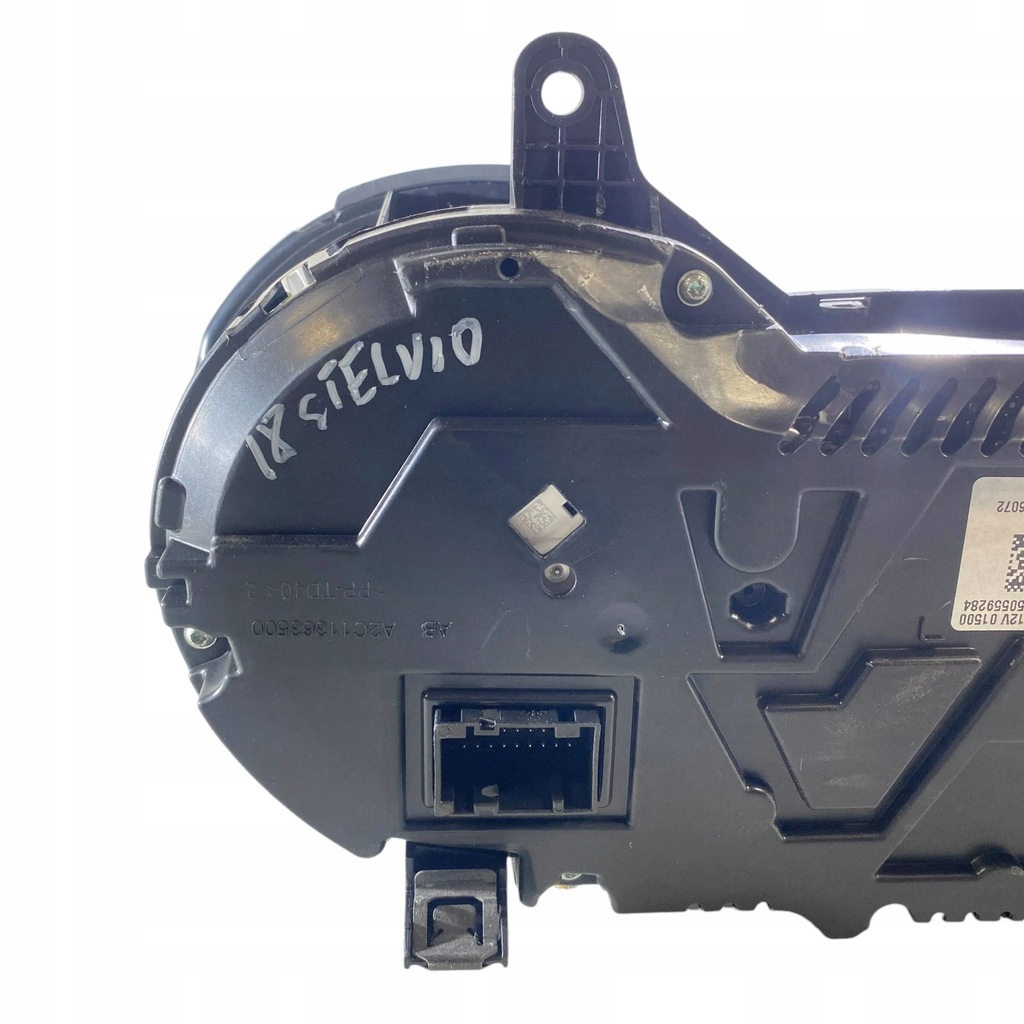 фото №12, Alfa romeo stelvio 2019 приборы, приборы