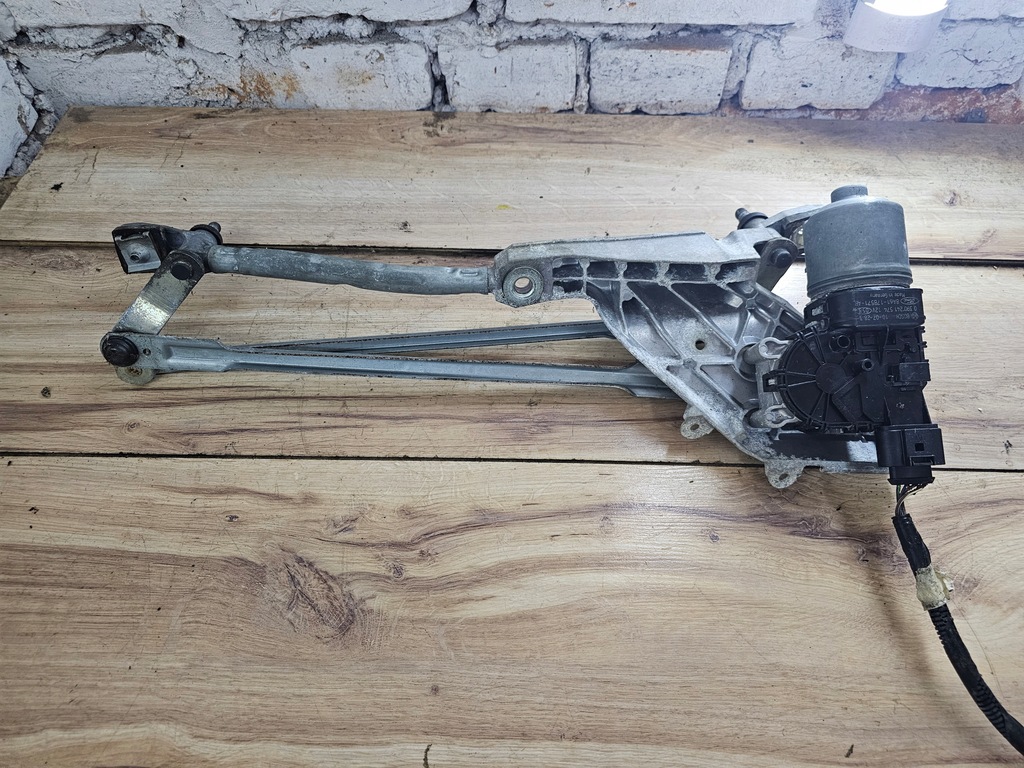 фото №1, Ford оригінальний номер 8a6117b571ab двигун двірник