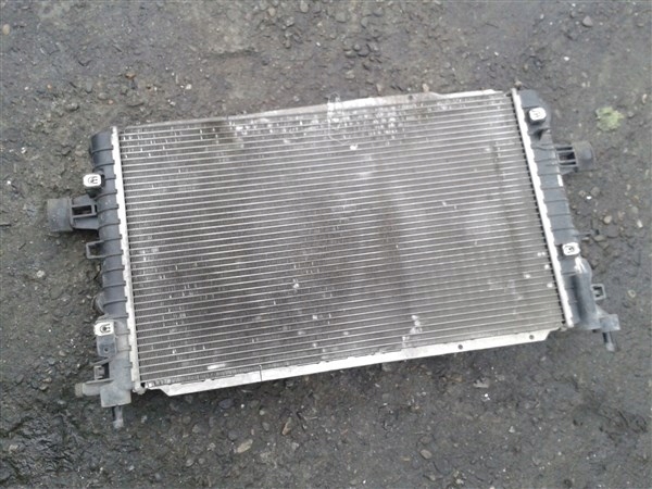 фото №1, Радиатор воды opel zafira b 1.6 t 13209772