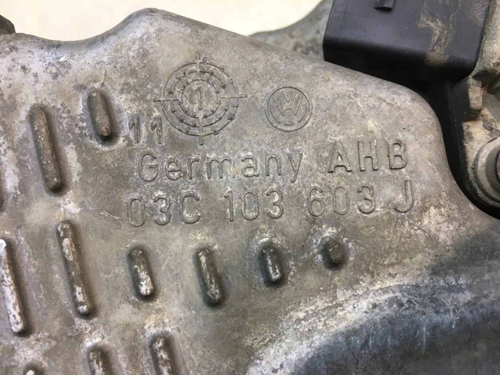 фото №11, Поддон масляная vw golf v 1.6 fsi 03c103603j