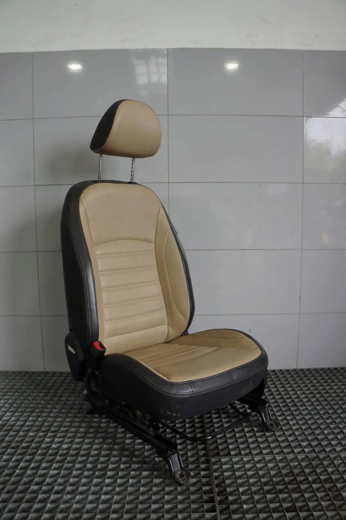 фото №11, Сидіння сидіння правий лівий водія заднє сидіння комплект шкіра ssangyong tivoli