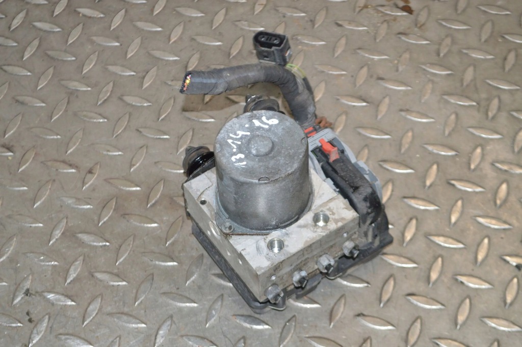 фото №1, Audi a4 s4 b8 8k 2008 насос abs