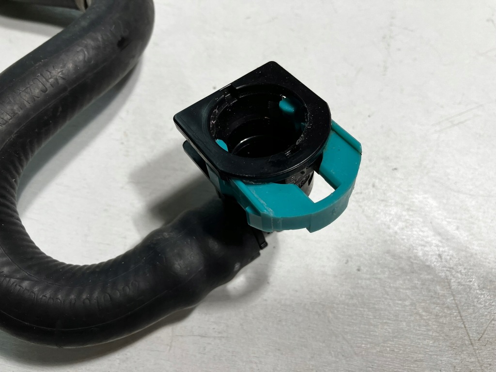 фото №4, Rav4 v гібрид трубка шланг wąż wody