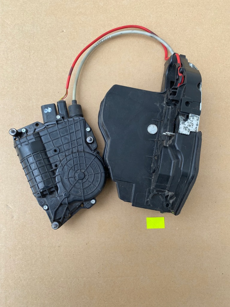 фото №1, Bmw 6 f12 f13 замок доводчик правий перед soft close 7226200