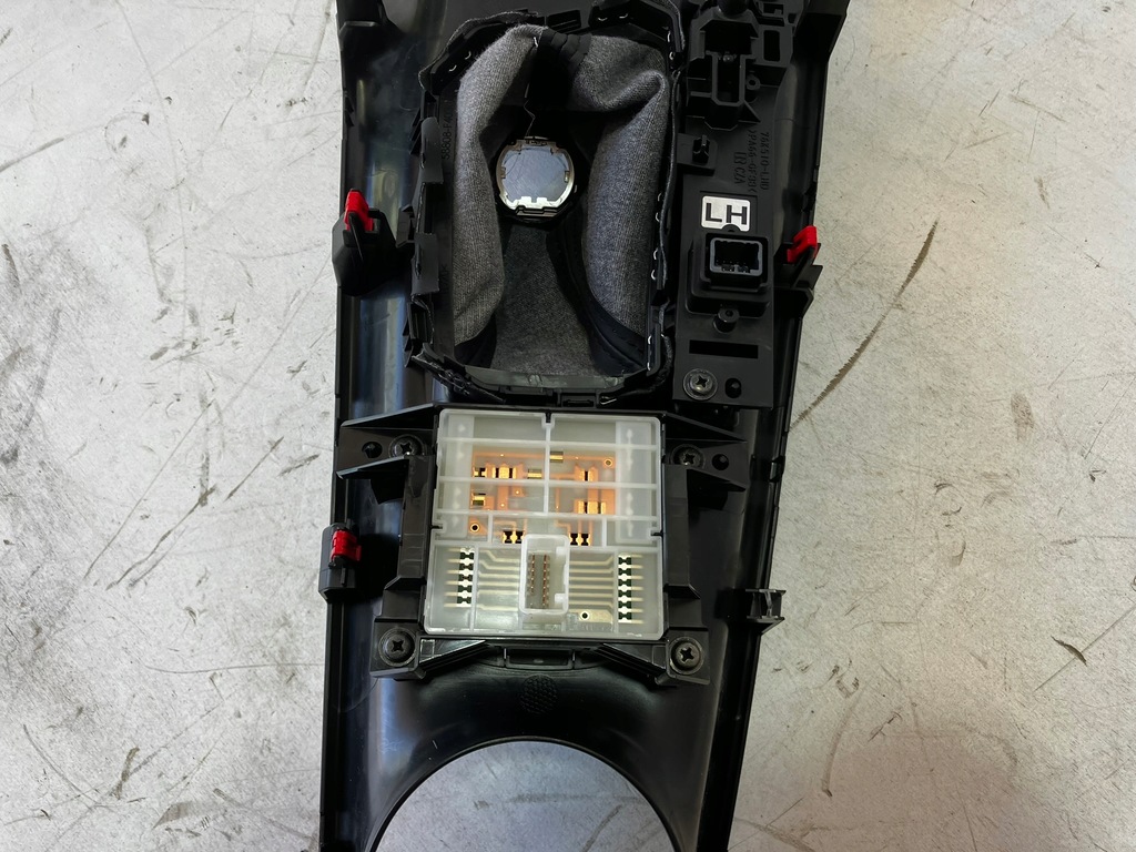 фото №10, C-hr chr 2.0 гибрид защита туннель домкрата чехол