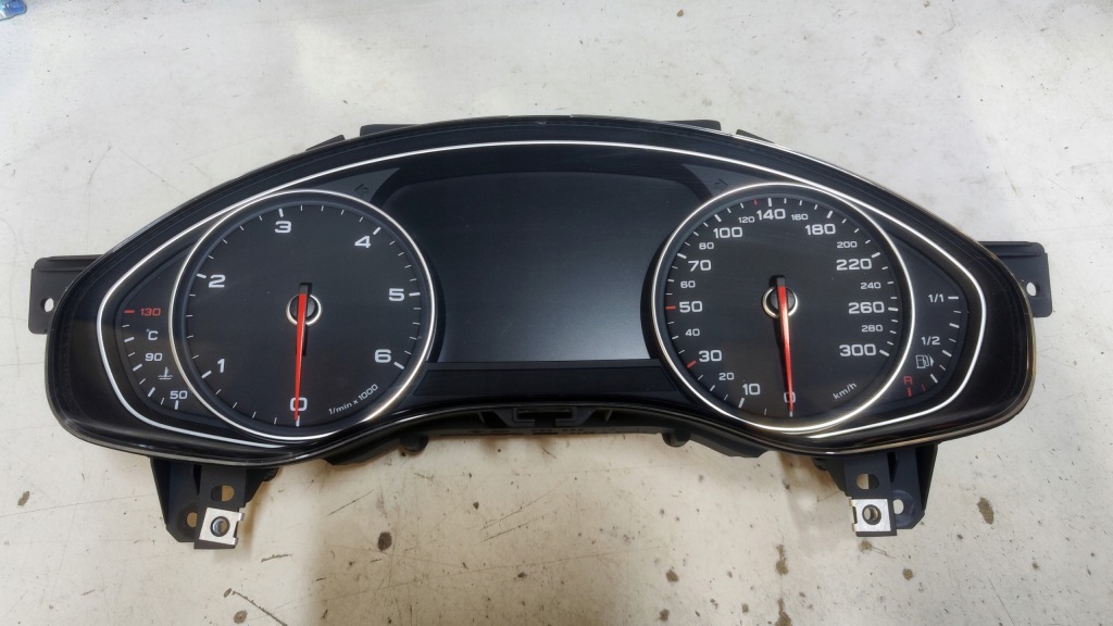 фото №1, Audi a6 c7 3.0 счетчик 4g8920932d