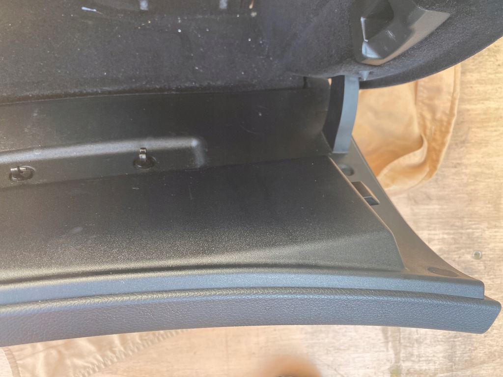 фото №16, Бардачок пассажира кожа mercedes w213 a2136800091