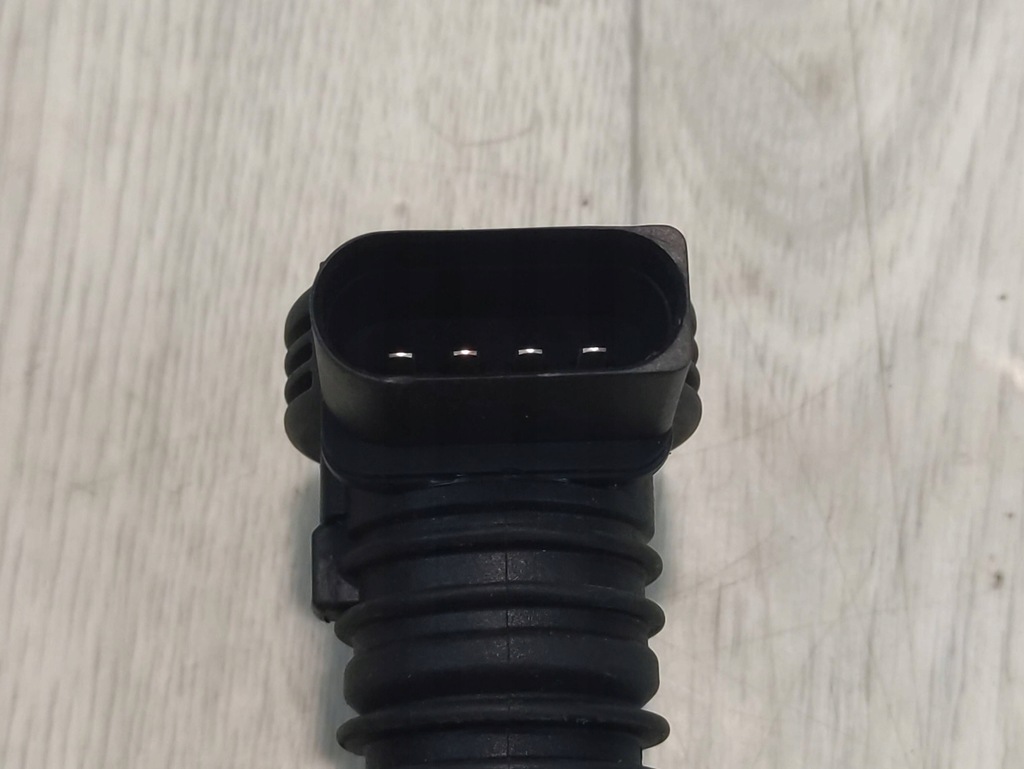 фото №5, Audi a4 s4 котушка запалювання 06a905115d