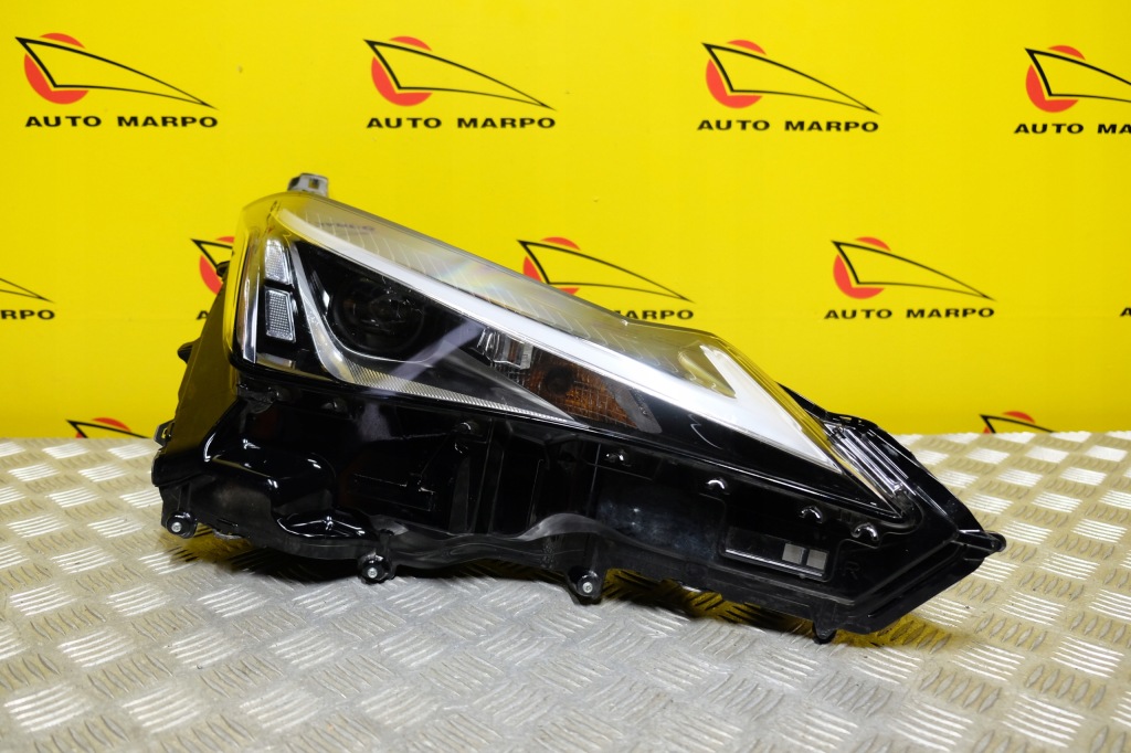 Lexus ux200 ux250 2019- фара фара led правий європа Оригінал