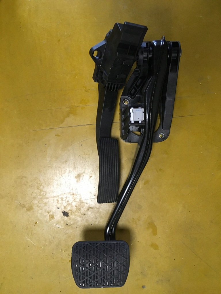 фото №1, Педаль тормоза mercedes w246 infiniti q30 автоматическая коробка передач