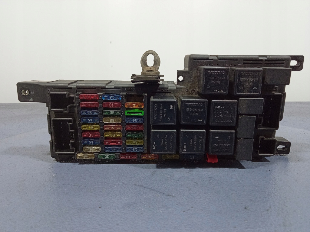 фото №1, Volvo v70 ii s60 i коробка предохранителей 9494207