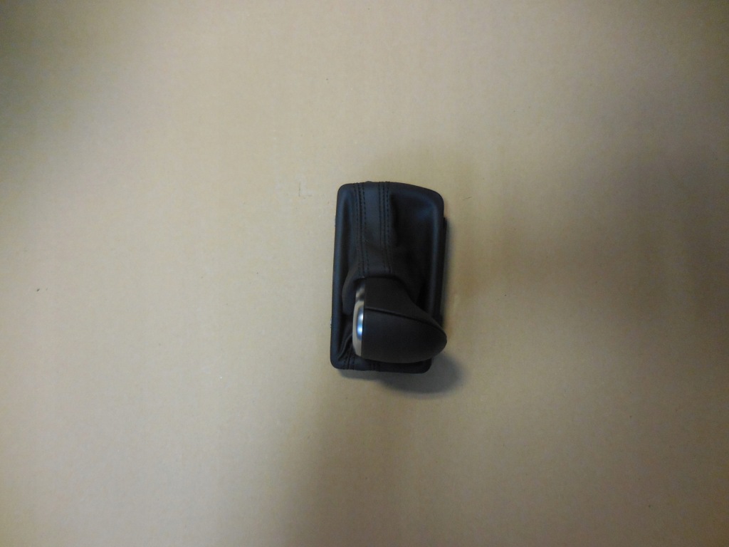 Купити Ручка перемикання передач audi оригінальний номер 8k1713139r