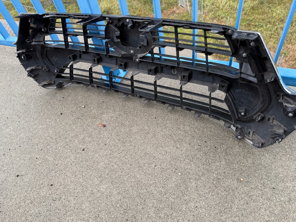 фото №12, Toyota hilux viii 22r решётка радиатора хром решётка радиатора оригинальная