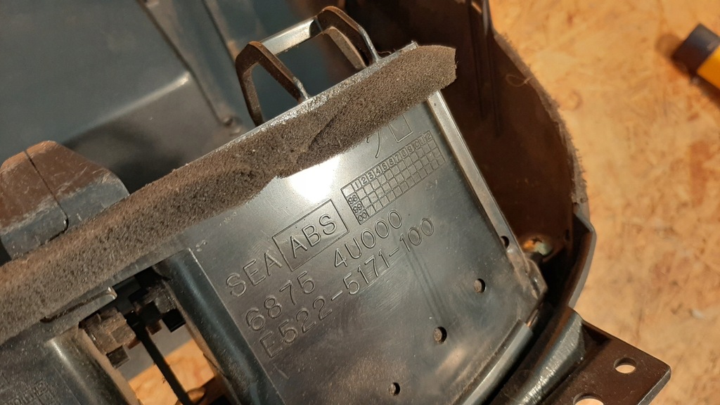 фото №10, Бардачок рамка защита спидометра решётка обдув nissan almera tino 6875-4u000