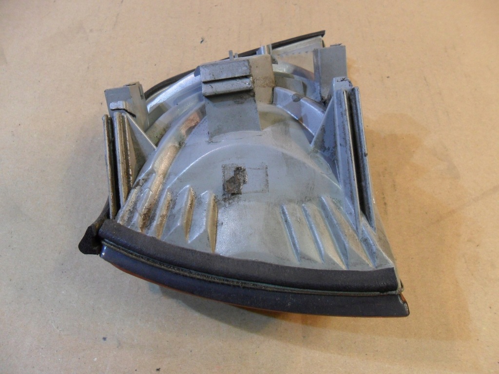 фото №15, Правый передний поворотник bmw e36 1387044