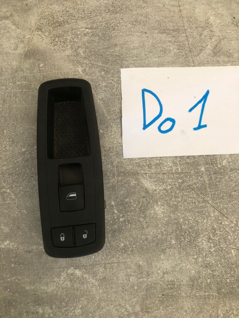 фото №1, Mercedes w205 считыватель usb a2058200126