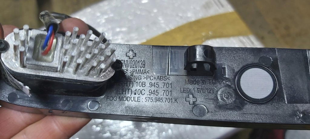 фото №9, Vw id3 10a отражатель бампера заднего задняя левый led 10b945701