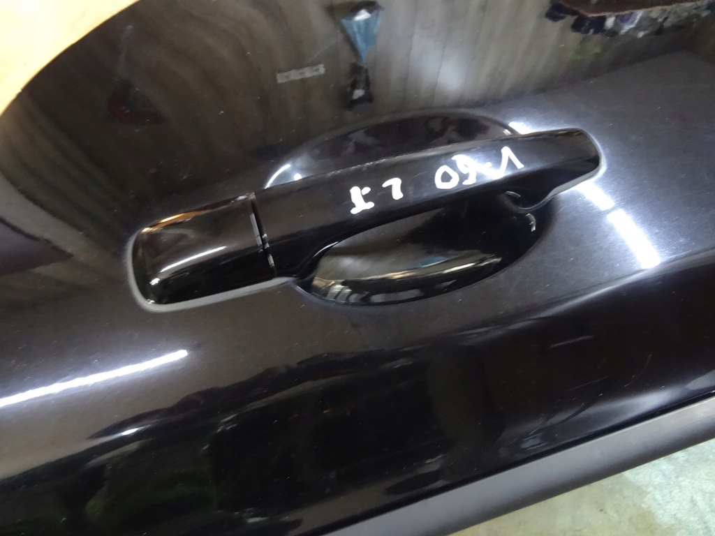 фото №3, Volvo v50 2.0tdci ручка дверь левый задняя 426-26