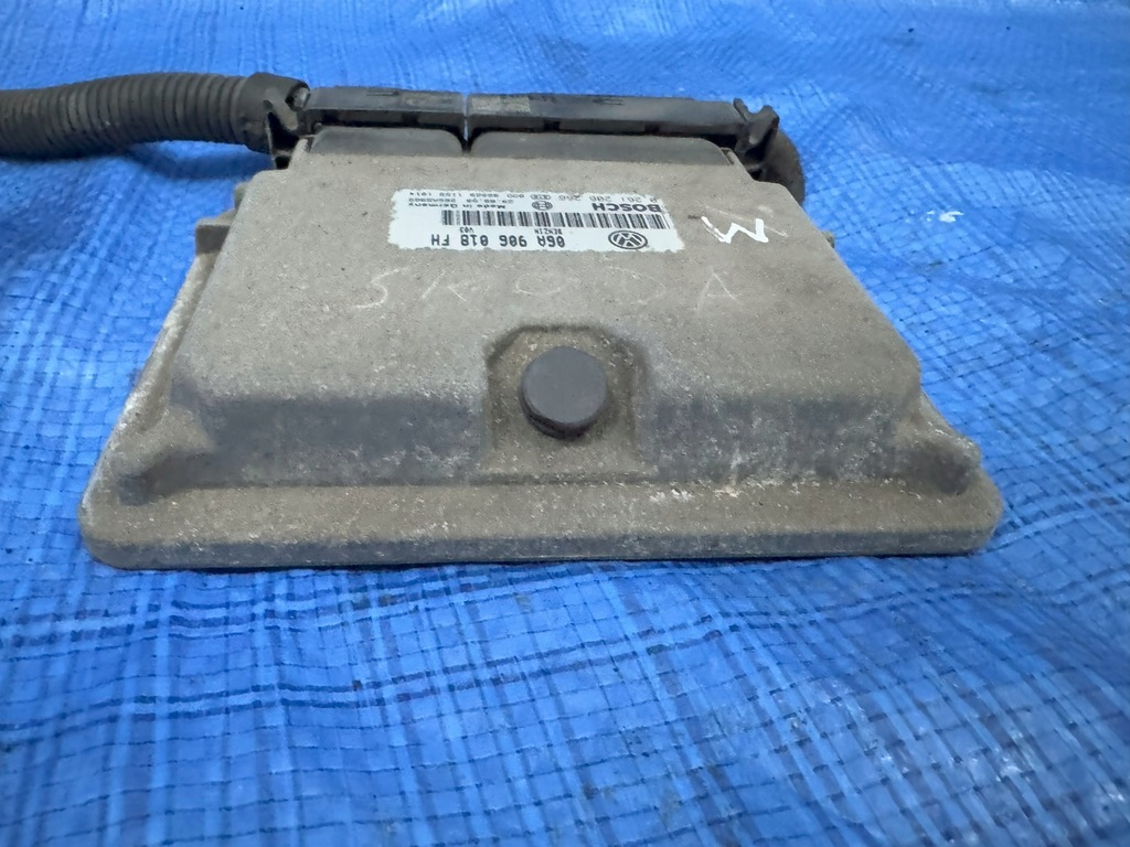 фото №6, Блок управления бортовой компьютер двигателя skoda 0261206266 06a906018fh