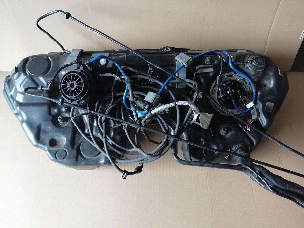 фото №1, Mercedes coupe cabrio w238 бак топлива 2.2 cdi