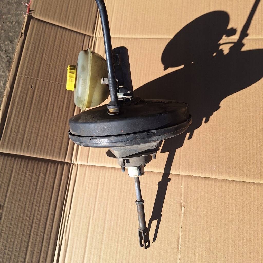 Купити Підсилювач гальм audi 80 2.0 8a0612105c