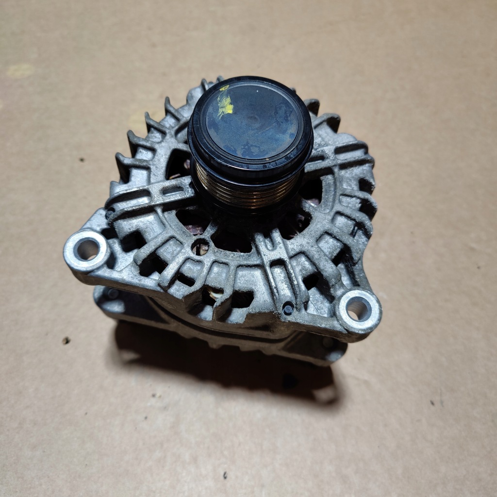 Citroen peugeot генератор valeo c12 9818677980 Доставка