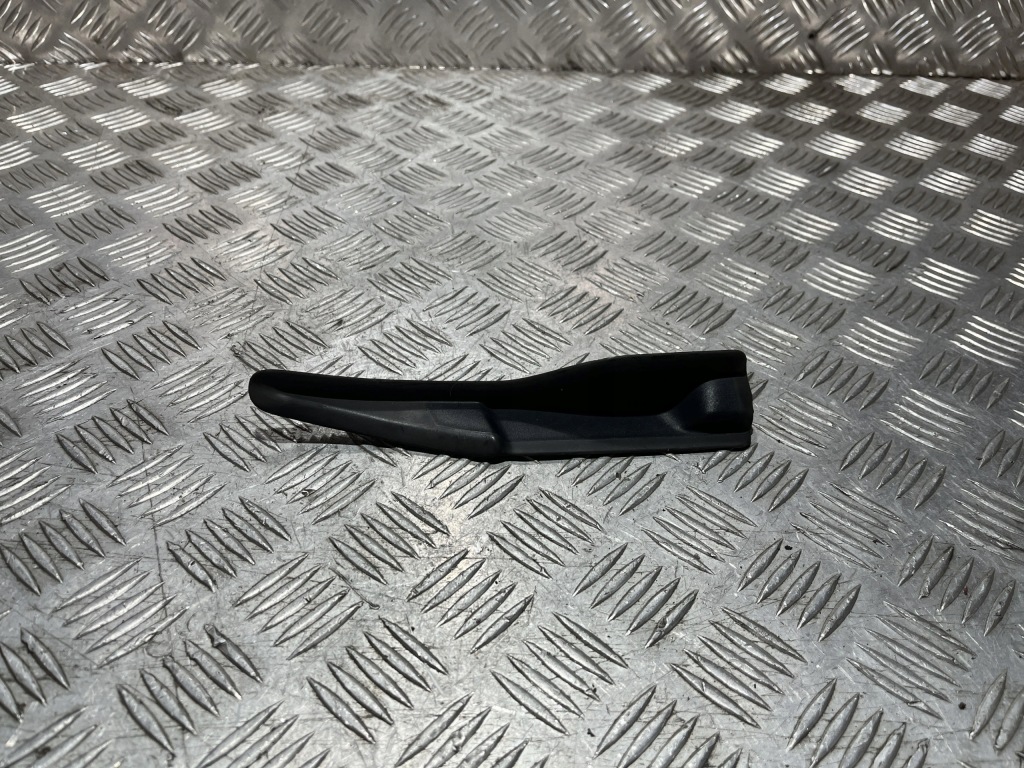 фото №1, Renault оригинальный номер 668628497r уголок жабо