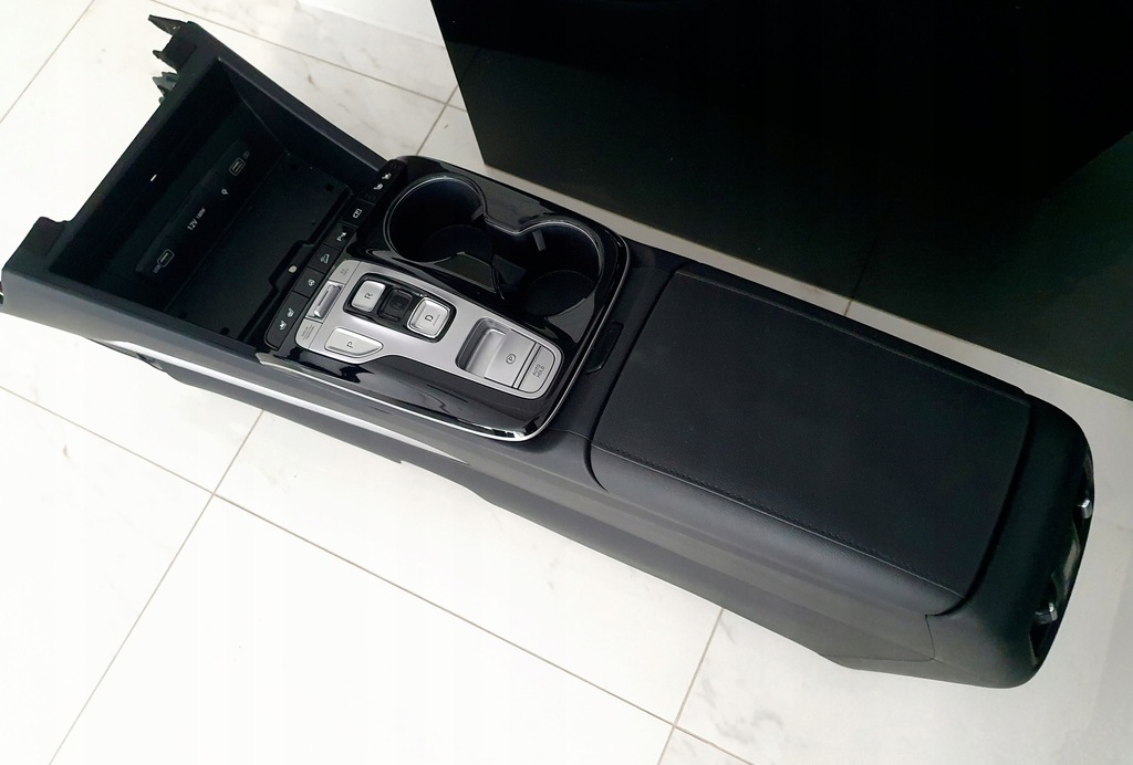 фото №8, Підлокітник перед чорний hyundai tucson iv 20- оригінальний номер