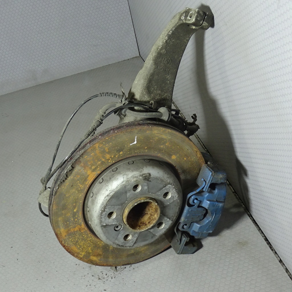 фото №1, Bmw 5 f10 f11 2.0d поворотный кулак ступица перед левая