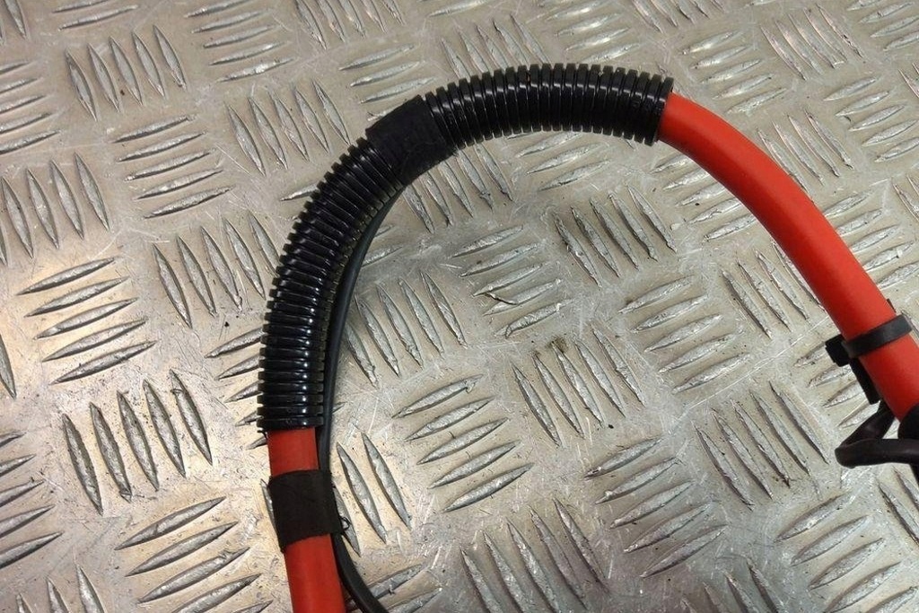 фото №9, Клемма плюсовая bmw 7 e65, e66, e67 6900571 3.6l бензиновый 270kw 2003