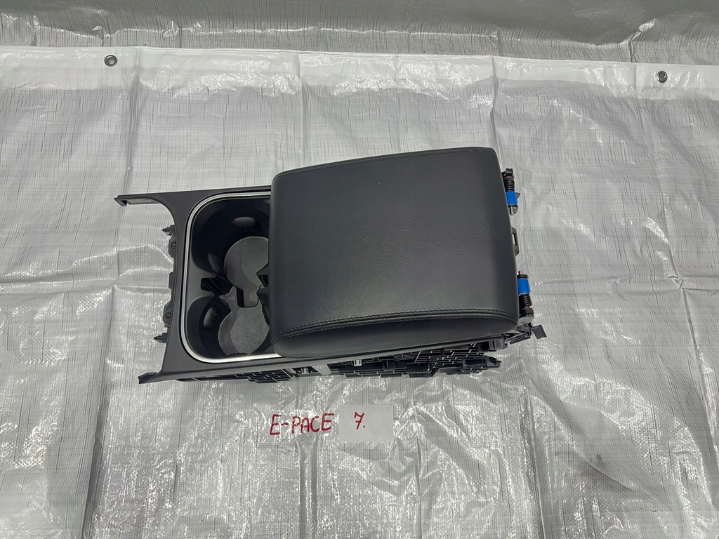 фото №1, Jaguar e-pace подлокотник