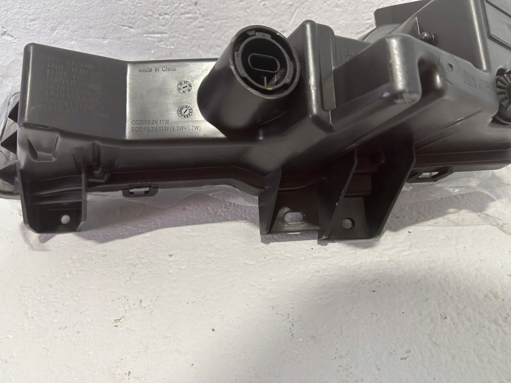 Фара drl halogrn led правий tesla model 3 рестайлінг в Україні