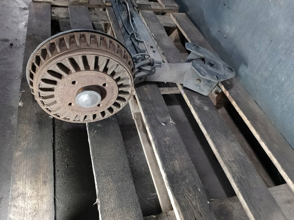 фото №6, Балка подвеска, oś задняя dacia dokker 555110548r 1.6 sce