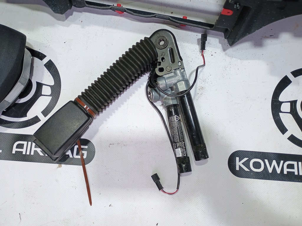 фото №7, Bmw 7 f01 f02 приборная панель консоль подушка безопасности ремни оригинал демонтаж