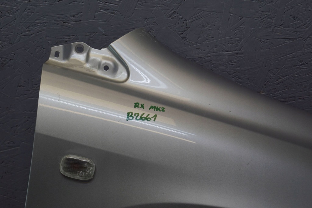 Lexus rx 2 2 крило правий перед b2661 в Україні