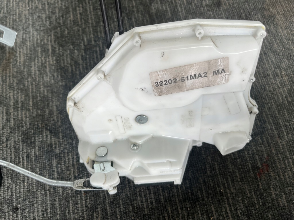 фото №11, Suzuki sx4 s-cross lift 19r 1.0 бензин замок дверь левый перед оригинал eur