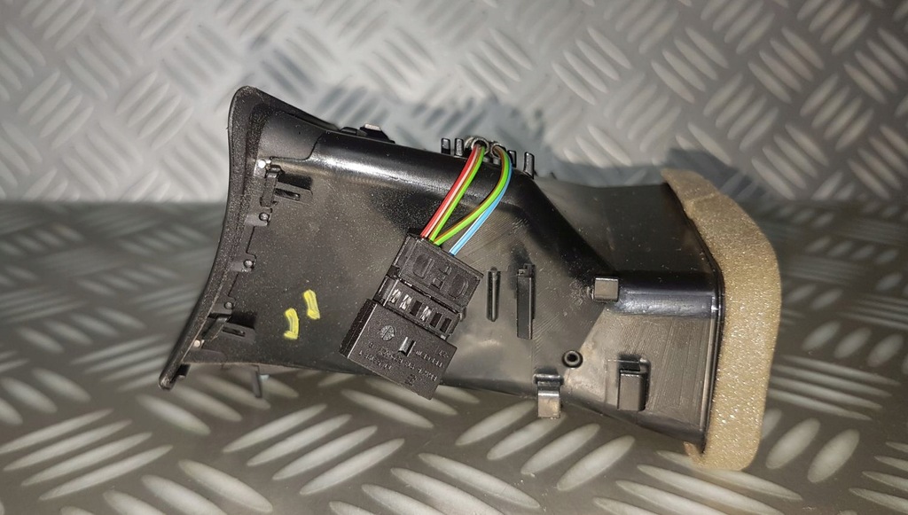 фото №5, Bmw f01 f02 f04 решётка обдув панели левая воздуховод приборная панель левый 9115857 lh